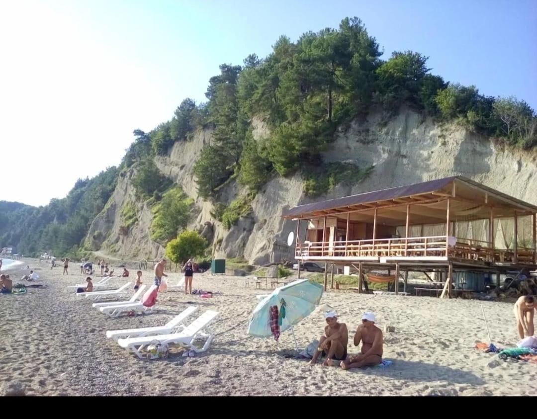 Hôtel Zolotaya Buhta 10 à Pizunda Extérieur photo